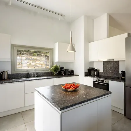 Villa Outstanding New With Great Pool Area And Panoramic Sea View