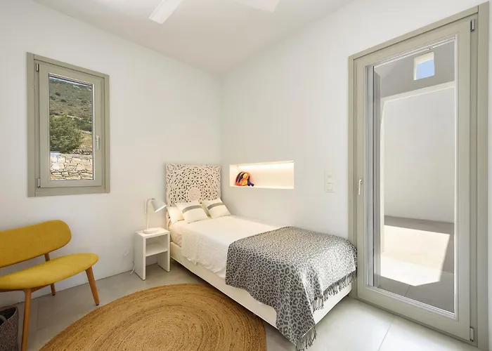 Outstanding New With Great Pool Area And Panoramic Sea View Villa Alikí