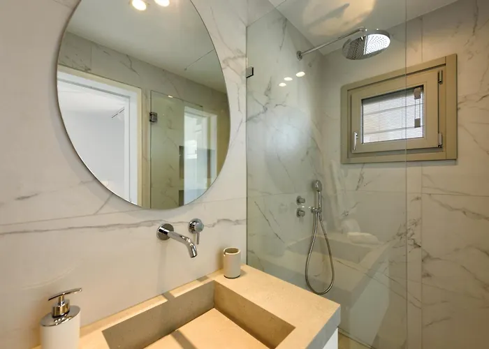 Villa Outstanding New With Great Pool Area And Panoramic Sea View Alikí