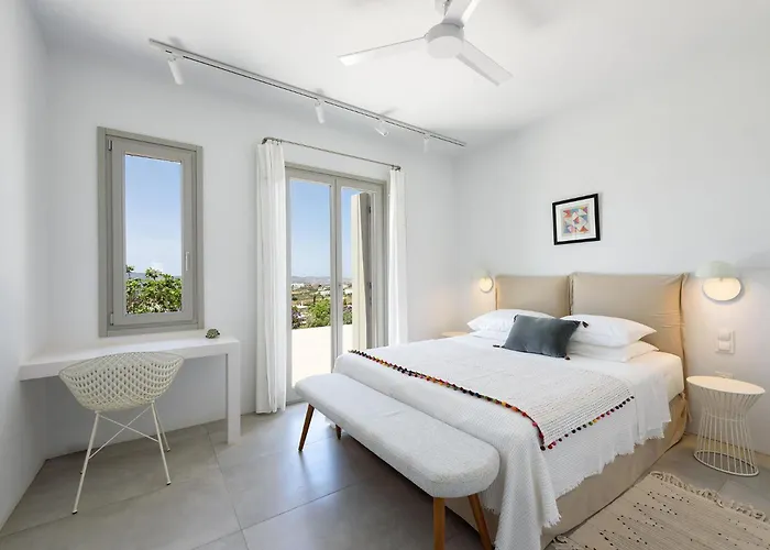 Villa Outstanding New With Great Pool Area And Panoramic Sea View *