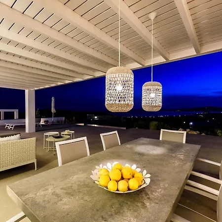 Villa Outstanding New With Great Pool Area And Panoramic Sea View *