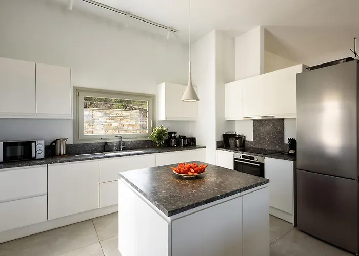 Villa Outstanding New With Great Pool Area And Panoramic Sea View